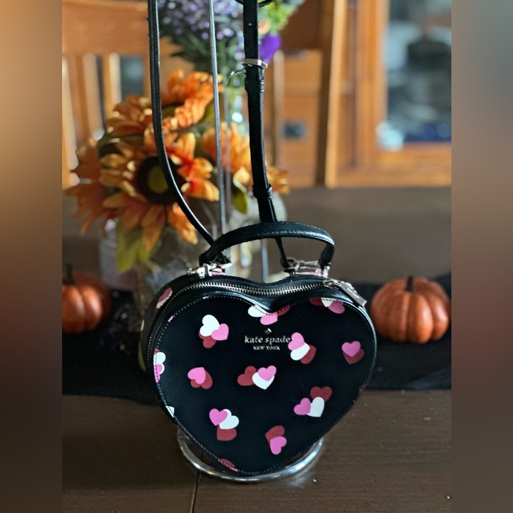 Kate Spade New York Love Shack Flutter Hearts Printed Heart Purse